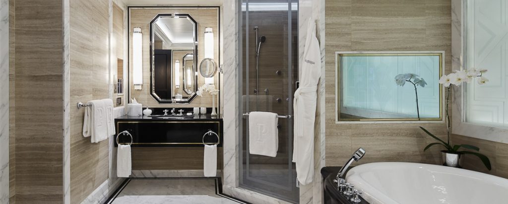 rw-luxury-hotels-resorts-peninsula-fifth-avenue-suite-master-bathroom